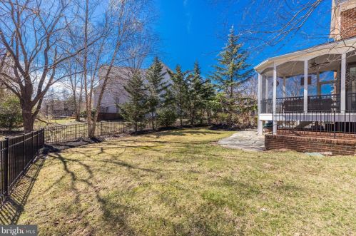 19376 Ml Dm Pl, Leesburg VA 20176-1637 exterior