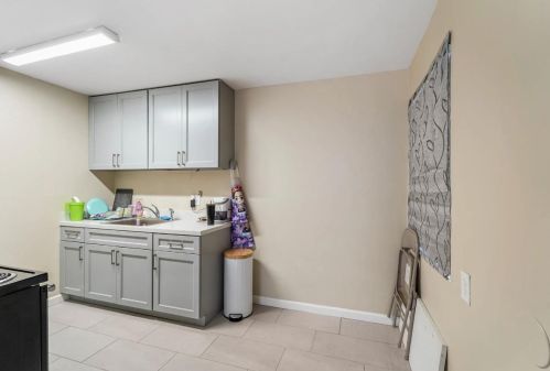3571 66 Ave, Oakland CA  94605-2150 exterior