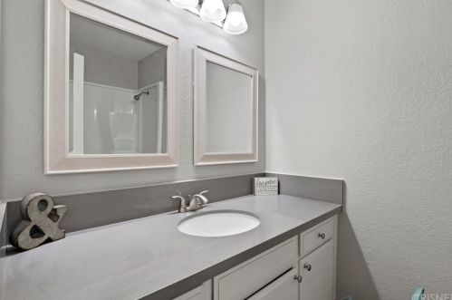 43816 Palm Vis Ave, Lancaster CA 93535-4422 exterior