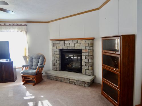 32 Spruce Dr, Belmont NH  03220-4458 exterior