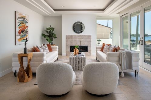 3535 Riviera Dr, San Diego CA 92109-6641 exterior