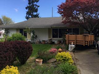 15326 Interlake Ave, Seattle, WA 98133-6244