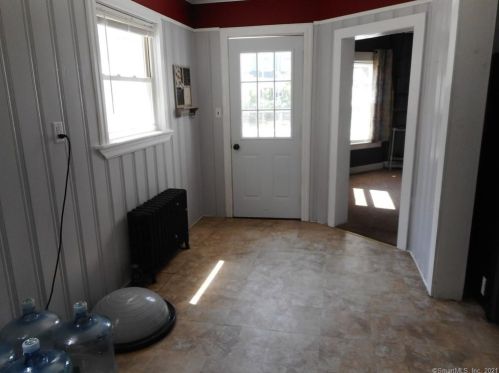 168 Main St, Putnam CT  06260-2315 exterior