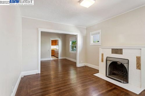 2932 Abbey St, Oakland, CA 94619-1110