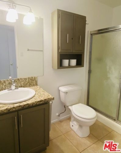 814 Lightcap St, Lancaster CA 93535-2720 exterior