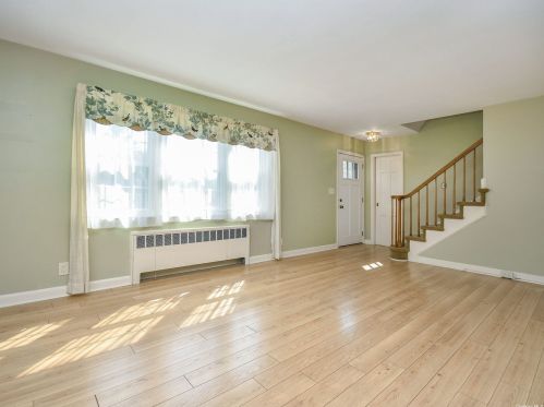 76 The Promenade, Muttontown, NY 11545-1742