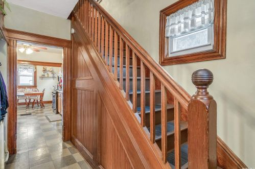 105 Pulaski Rd, Huntington Station, NY 11746-1668