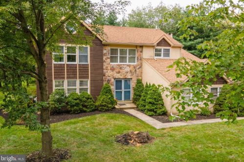 907 Baker Dr, Norristown, PA 19403-4420