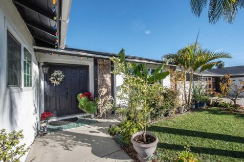 765 Melrose Pl, Vista, CA 92083-3451