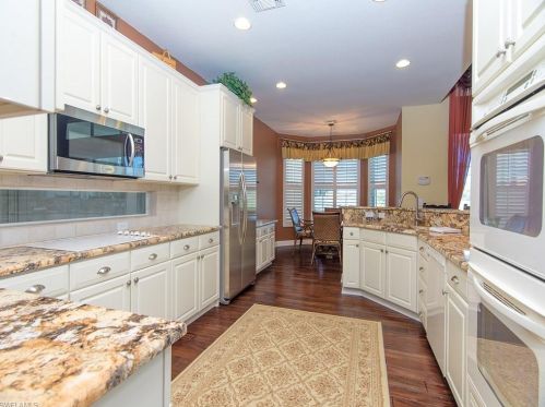 4798 Cerromar Dr, Naples FL  34112-7914 exterior