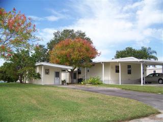 13021 Starboard Ct, Port Richey, FL 34667-1725