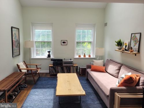 3831 Newark St, Washington, DC 20016-3052