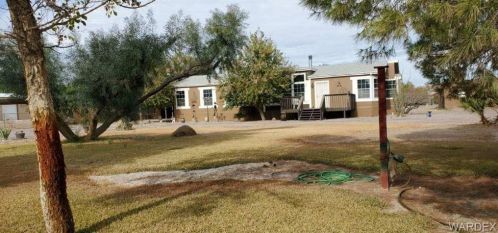 1643 Vly Dr, Mohave Valley AZ  86440-8583 exterior