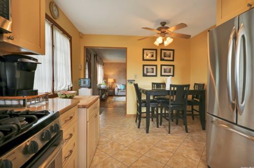 19 Riverdale Ave, Oakdale NY  11769-1544 exterior