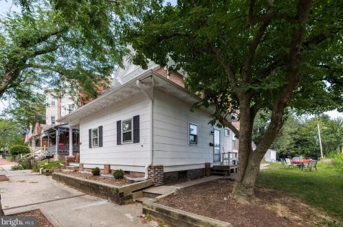 472 Charlotte St, Pottstown, PA 19464-5377