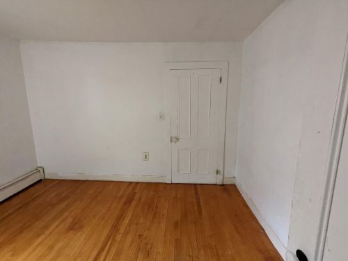 8 Chesterfield Rd, Hinsdale NH  03451-2215 exterior