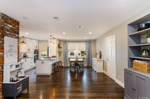 2429 Adams Ave, Orange CA  92867-6047 exterior