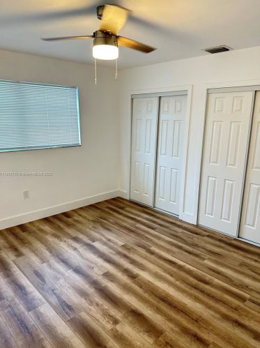 5734 37 St, Hollywood FL 33024-8402 exterior