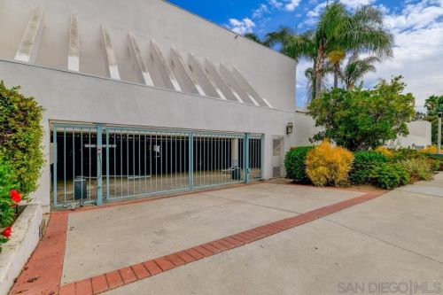 2558 Navarra Dr, Carlsbad CA  92009-7062 exterior
