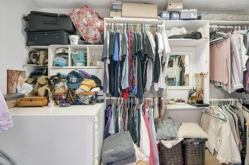 2153 Marshall Dr, Valpo IN  46385-5429 exterior