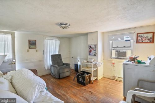 33456 Old Valley Pike, Strasburg VA  22657-3702 exterior