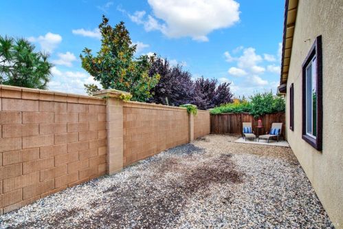 8001 Finchley Ct, Vacaville CA  95687-8253 exterior