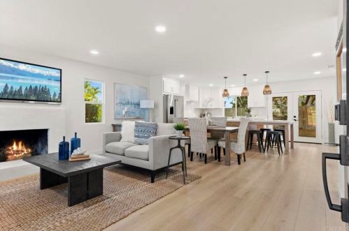 2079 Park Dale Ln, Encinitas CA  92024-4325 exterior
