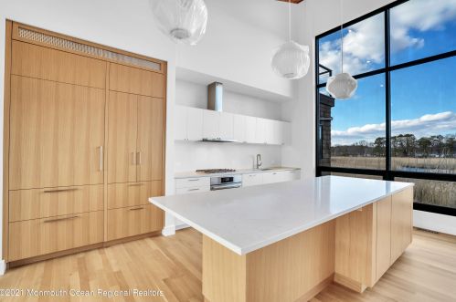 49 Cherokee Ln, Bricktown NJ  08724-4405 exterior