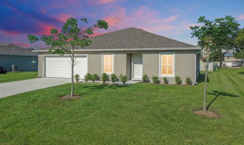 2341 Midtown Rd, Fort Pierce, FL 34952-4837