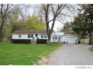 17233 Elizabeth Dr, Holley, NY 14470-9717