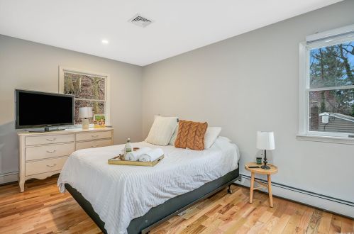 147 Waterside Ave, Northport NY  11768-2154 exterior