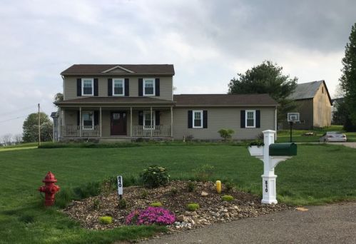 810 Walnut Ridge St, Bolivar, OH 44612-9217