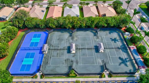 10549 Royal Caribbean Cir, Boynton Beach FL  33437-4285 exterior