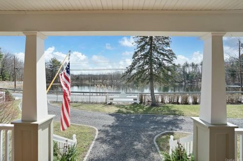795 Prosperous Valley Rd, Middletown, NY 10940-8424
