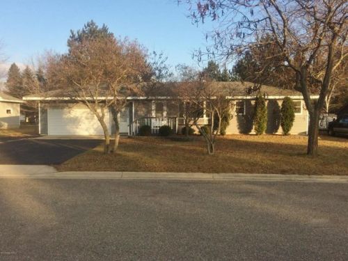 1426 6th St, Wadena, MN 56482-2501