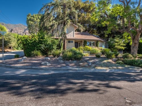 95 Olive Ave, Sierra Madre, CA 91024-1239