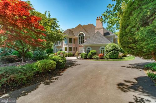 3763 Buck Rd, Huntingdon Valley, PA 19006-2903