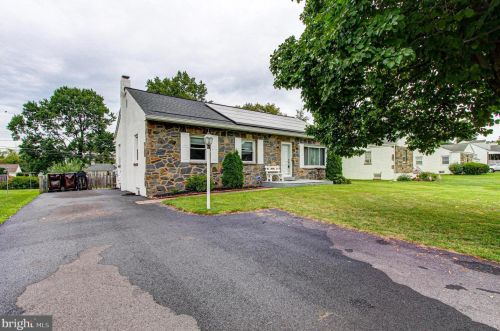1819 Ardin Dr, Norristown, PA 19403-2701