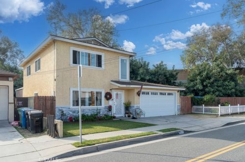 4622 156th St, Lawndale, CA 90260-2012