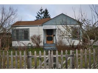 2322 10th St, Bremerton, WA 98312-3851