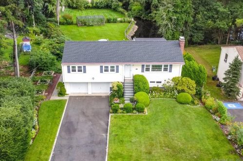 16 Perna Ln, Stamford, CT 06903-4916
