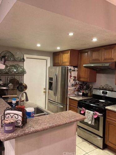 512 Quail Dr, Lake Elsinore, CA 92530-7916