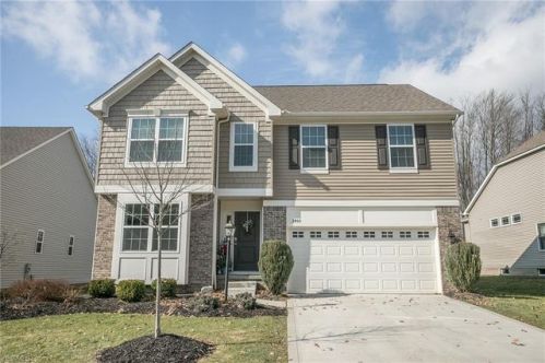 3460 Stillwood Blvd, Cuyahoga Falls, OH 44224-4684