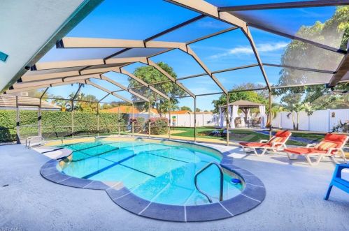 701 Barfield Dr, Marco Island, FL 34145-3854