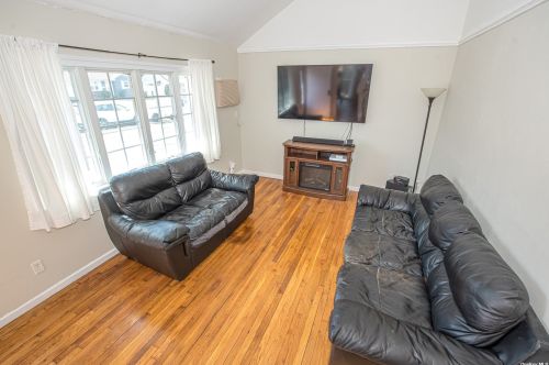 47 Maybrook Rd, Babylon, NY 11703-3014