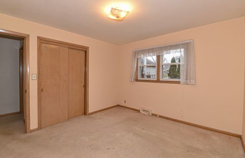 138 Van Norman Ave, Milwaukee WI 53235-5723 exterior