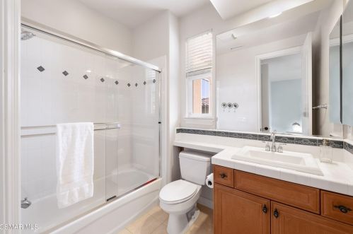 3824 Doheney Ct, Simi Valley CA  93063-0208 exterior