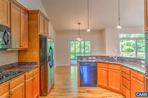 17 Shortwood Cir, Bybee VA  22963-2747 exterior