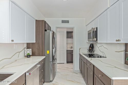 7204 Camino Vecino, Tucson AZ 85715-3418 exterior