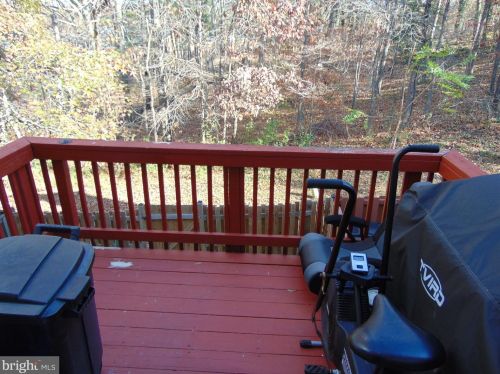 14833 Winding Loop, Woodbridge VA  exterior